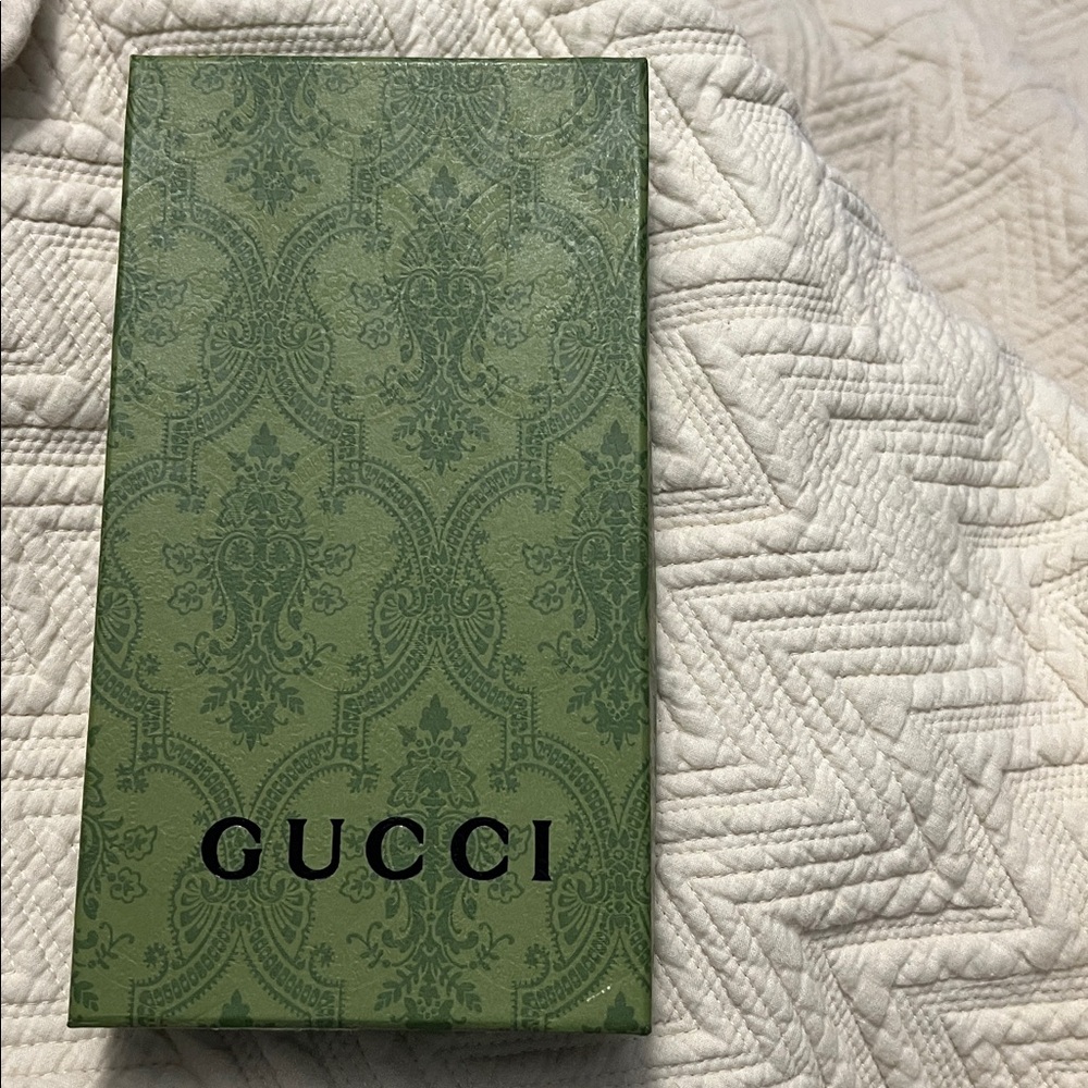 Gucci Black Quilted Leather Zip-Around Wallet with Gold Double G Hardware - Picture 4 of 16